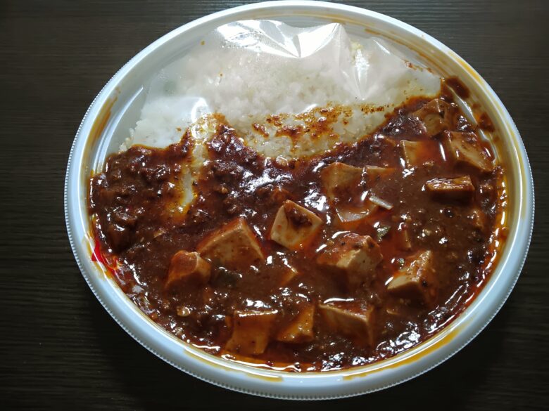 セブン麻婆チャーハン横から